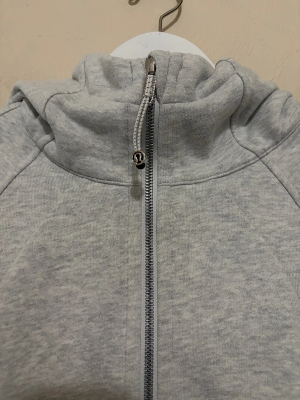 Lululemon Cropped Scuba Full Zip Hoodie. Excellent Condition! Worn a Few Times!